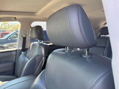 Used 2010 Lexus LX 570 4WD image 4