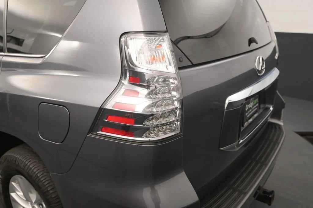 Used 2018 Lexus GX 460 Premium w/ Premium Package AWD/4WD image 15
