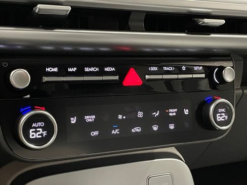 New 2026 Hyundai Ioniq 9 SE image 18