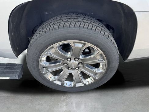 Used 2015 GMC Yukon Denali w/ Premium Package AWD/4WD image 23