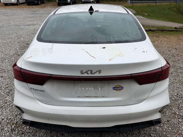 Used 2023 Kia Forte LXS w/ LXS Technology Package FWD image 4