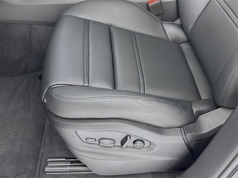 New 2026 Porsche Cayenne image 14