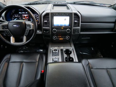 Used 2021 Ford Expedition XLT w/ Black Accent Package image 13