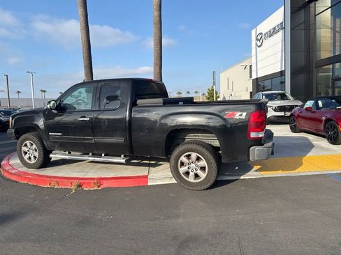 Used 2011 GMC Sierra 1500 SLT w/ SLT Convenience Package AWD/4WD image 12