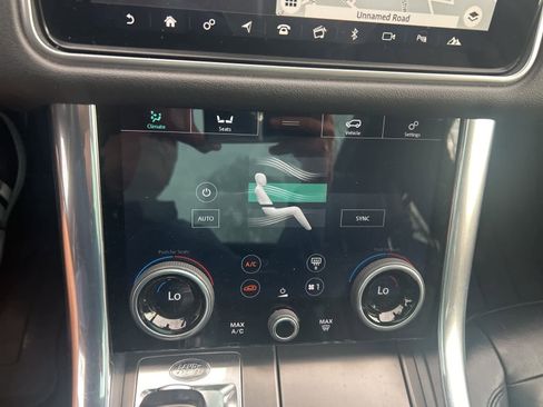 Used 2018 Land Rover Range Rover Sport SE image 39