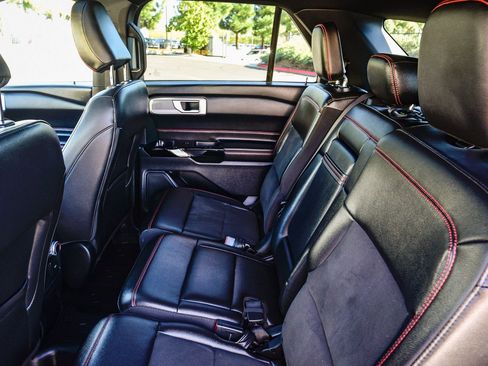 Used 2022 Ford Explorer ST-Line w/ Class IV Trailer Tow Package image 22