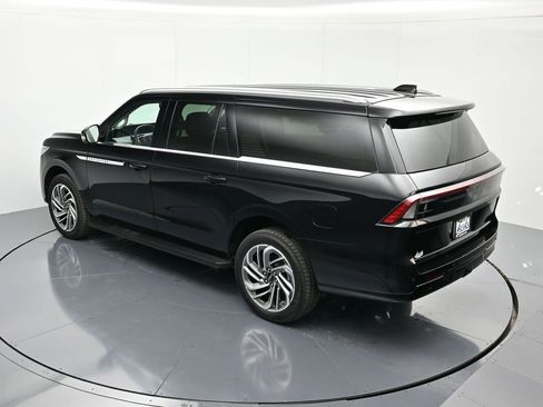 New 2026 Lincoln Navigator L Premier image 38