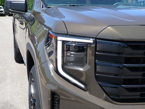 Used 2024 GMC Sierra 1500 Elevation AWD/4WD image 5