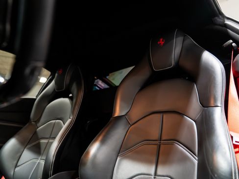 Used 2018 Ferrari 488 GTB image 2