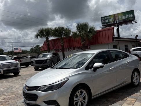 Used 2018 Chevrolet Cruze LT w/ LT Fleet Convenience Package FWD image 13