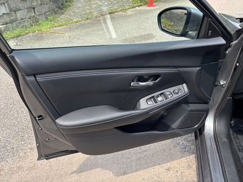 Used 2025 Nissan Sentra SV FWD image 18