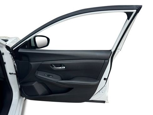 Used 2024 Nissan Sentra SV FWD image 18