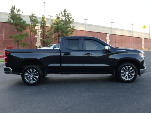 Used 2024 Chevrolet Silverado 1500 LT RWD image 30