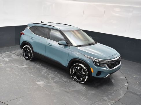 Used 2024 Kia Seltos EX image 32