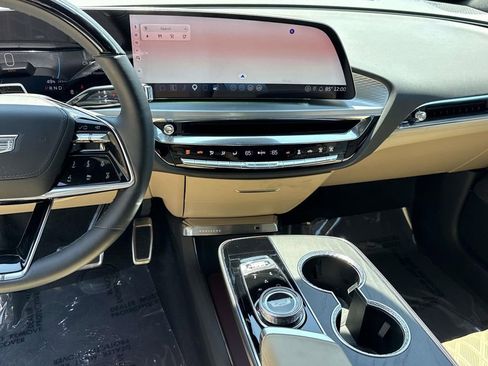 Used 2025 Cadillac Lyriq Sport w/ Nappa Leather Package AWD/4WD image 9