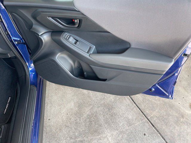 Used 2025 Subaru Crosstrek 2.5i Premium AWD/4WD image 27