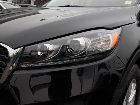 Used 2019 Kia Sorento LX image 12