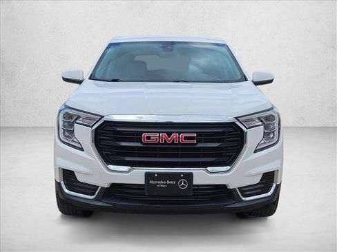 Used 2023 GMC Terrain SLE FWD image 2