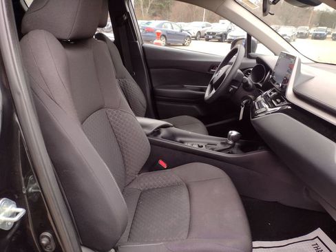 Used 2020 Toyota C-HR LE image 22