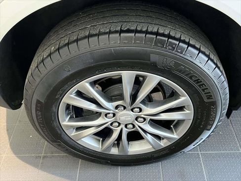 Used 2023 Cadillac XT5 Premium Luxury image 9