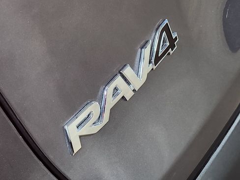 Used 2025 Toyota RAV4 Limited AWD/4WD image 25