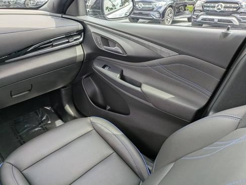 Used 2025 Buick Envista Sport Touring w/ Convenience I Package FWD image 19
