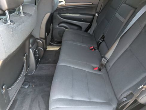 Used 2014 Jeep Grand Cherokee Laredo RWD image 9