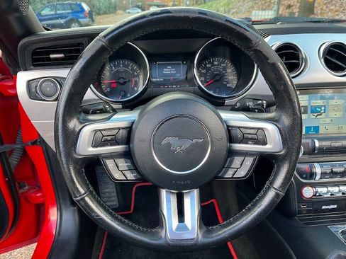 Used 2016 Ford Mustang Premium image 11