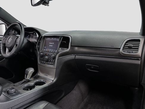 Used 2018 Jeep Grand Cherokee Limited w/ Luxury Group II image 33