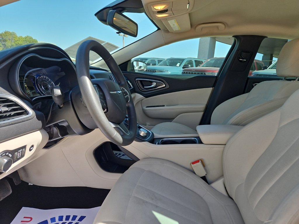 Used 2016 Chrysler 200 Limited FWD image 13
