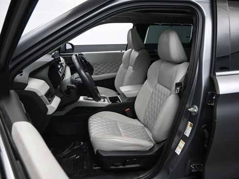 Used 2023 Mitsubishi Outlander SEL AWD/4WD image 23
