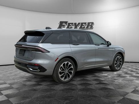Used 2024 Lincoln Nautilus Reserve w/ Equipment Group 202A AWD/4WD image 5