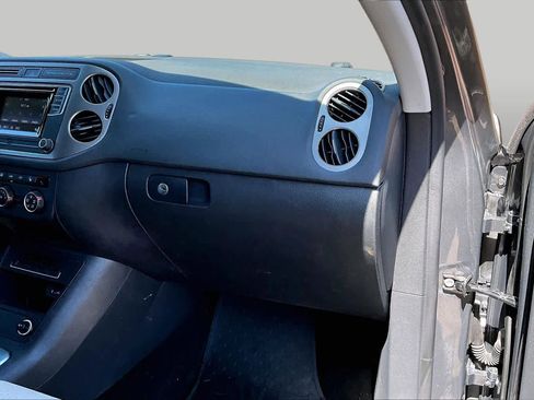 Used 2016 Volkswagen Tiguan S FWD image 19