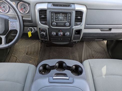 Used 2017 RAM 1500 Classic SLT AWD/4WD image 31
