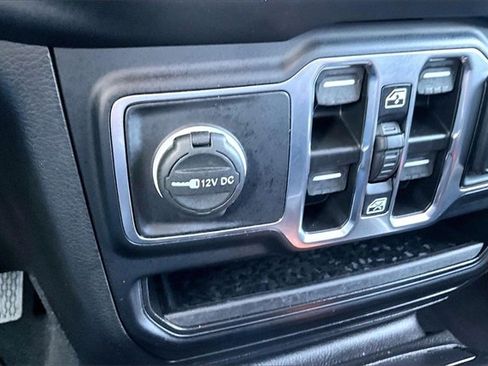 Used 2023 Jeep Gladiator Overland image 25