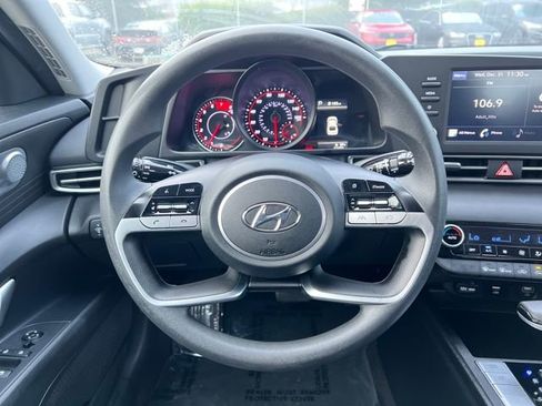 Used 2022 Hyundai Elantra SEL w/ Cargo Package image 19