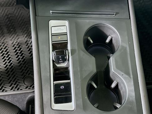 Used 2025 Volkswagen Atlas SE image 23