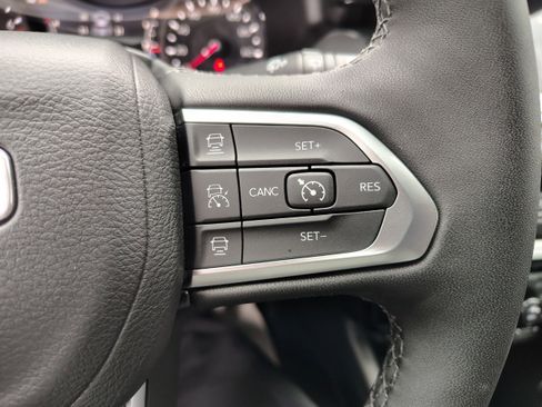 New 2026 Jeep Compass Limited image 18