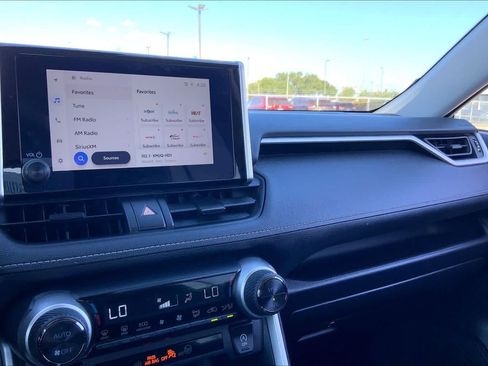 Certified 2025 Toyota RAV4 XLE FWD image 35