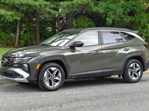 Used 2025 Hyundai Tucson SEL FWD image 2