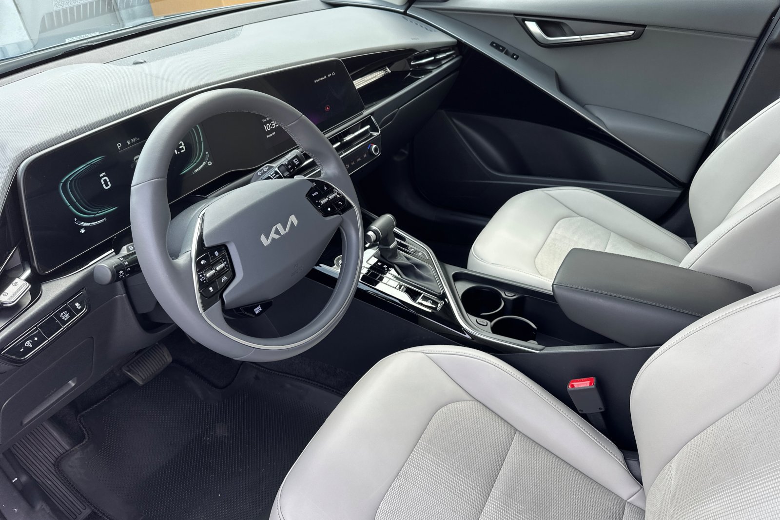 Certified 2026 Kia Niro EX FWD image 12
