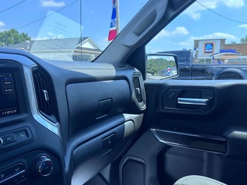 Used 2021 Chevrolet Silverado 1500 Custom Trail Boss w/ Midnight Edition AWD/4WD image 25