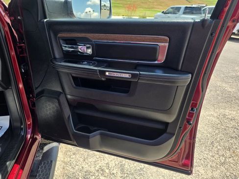 Used 2018 RAM 1500 Laramie w/ Convenience Group AWD/4WD image 16