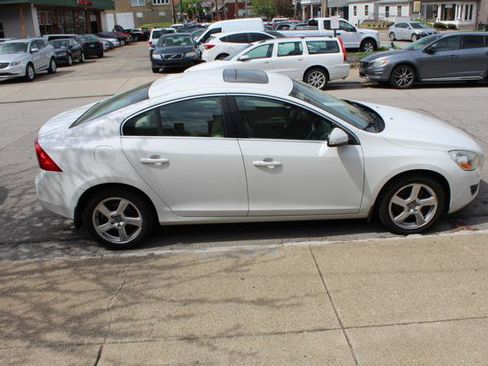 Used 2012 Volvo S60 T5 image 4