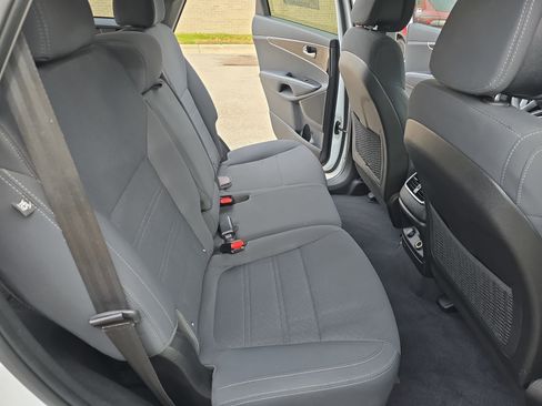 Used 2016 Kia Sorento LX image 13