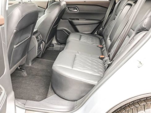 Used 2021 Nissan Rogue Platinum image 28