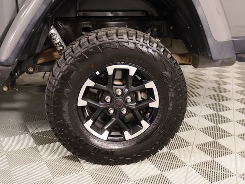 Used 2020 Jeep Gladiator Rubicon AWD/4WD image 18
