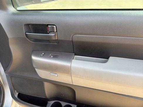 Used 2013 Toyota Tundra 2WD CrewMax w/ SR5 Pkg image 25