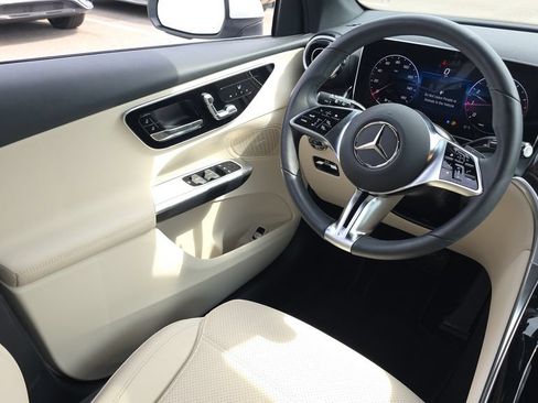 Certified 2026 Mercedes-Benz GLC 300 image 25