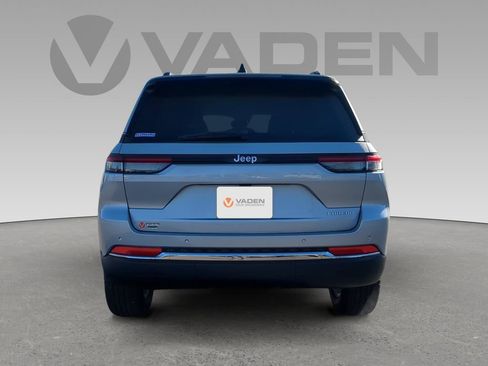 Used 2025 Jeep Grand Cherokee Laredo X w/ Luxury Tech Group I RWD image 10